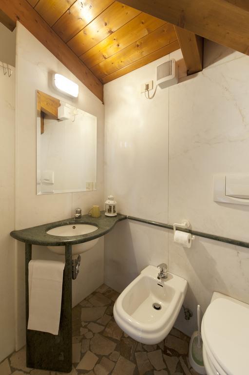 Hotel Caselle Сан-Ладзаро-ди-Савена Экстерьер фото